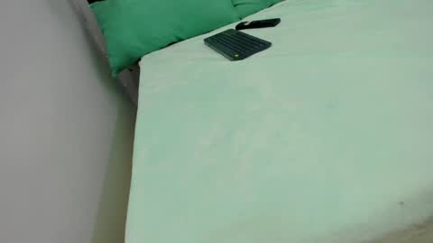 Snapshot of melody_kener chatting on 04.22.26 melody_kener online show from 04.22.26