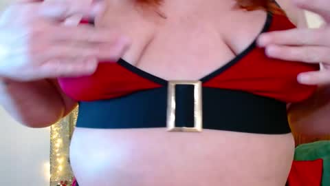 Snapshot of melody_mccoy chatting on 12.12.24 Melody online show from 12.12.24