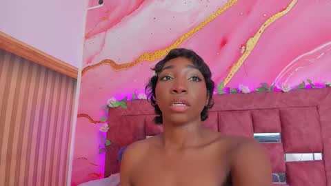 Snapshot of melody_paris chatting on 11.11.25 Mixie online show from 11.11.25