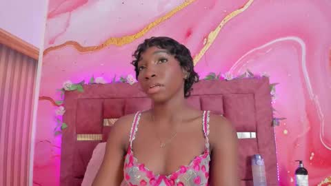 Snapshot of melody_paris chatting on 11.22.25 Mixie online show from 11.22.25