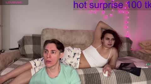 Snapshot of melody_song chatting on 03.12.26 melody_song online show from 03.12.26