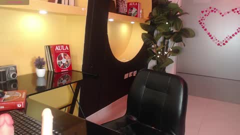 Snapshot of melodyblazze chatting on 05.15.26 online show from 05.15.26