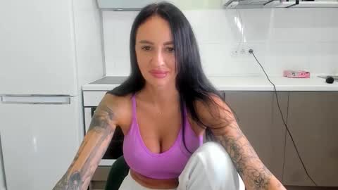 Snapshot of melodyhewit chatting on 09.22.25 Masha online show from 09.22.25