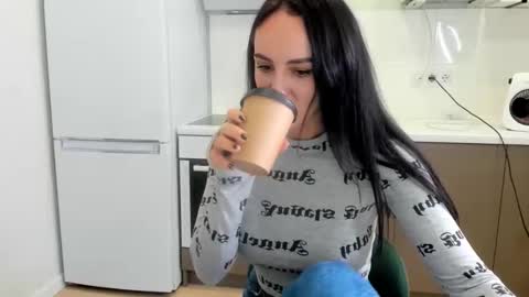 Masha online show from 12.22.25