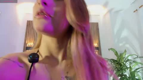 melodylanee online show from 04.22.26