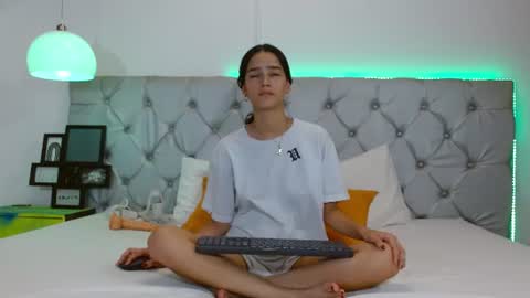 Snapshot of melodymansson chatting on 06.30.26 Luisa Castro online show from 06.30.26