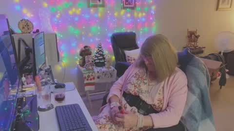 Snapshot of melodyredux_62 chatting on 01.12.26 Melody online show from 01.12.26