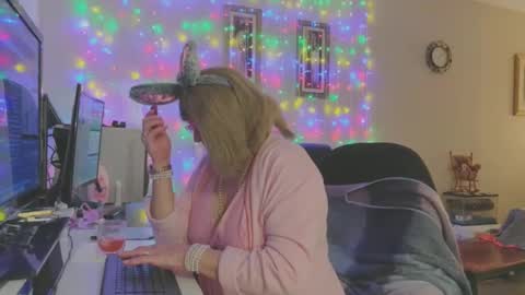 Snapshot of melodyredux_62 chatting on 01.15.26 Melody online show from 01.15.26