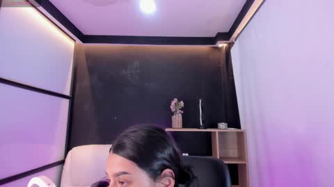 Snapshot of melodysnow chatting on 10.27.25 melodysnow online show from 10.27.25