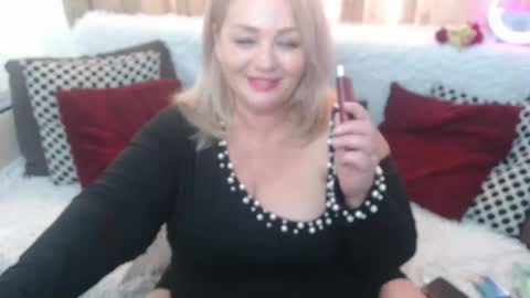Snapshot of melyssamilfxxx chatting on 03.04.25 melyssamilfxxx online show from 03.04.25