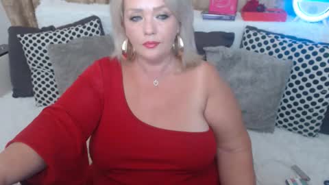 Snapshot of melyssamilfxxx chatting on 09.19.25 melyssamilfxxx online show from 09.19.25