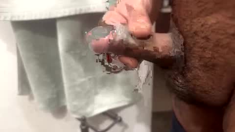 meminpeneguin online show from 10.08.25