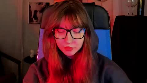 Mia online show from 10.15.25