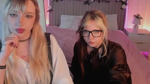 Mia online show from 04.19.26