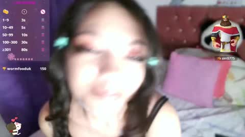 Snapshot of mena_hicks chatting on 02.21.25 Heart online show from 02.21.25