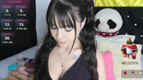 Snapshot of mena_hicks chatting on 01.17.26 Heart online show from 01.17.26