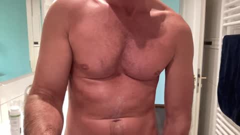 Snapshot of mensfantasy_bwc chatting on 01.11.25 Hannes online show from 01.11.25