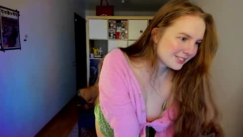 Flora  Next stream November 17th at 6  GMT online show from 04.23.26