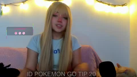 Snapshot of meowmelf chatting on 06.22.26 meowmelf online show from 06.22.26