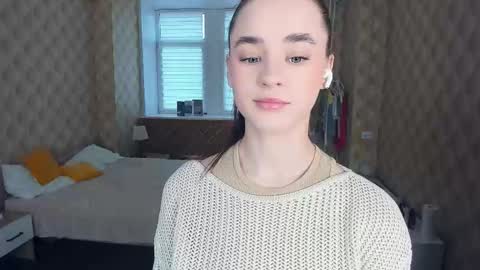 Snapshot of meoww_meows chatting on 10.28.25 Julie online show from 10.28.25