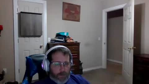 Snapshot of mercer1977 chatting on 12.17.25 mercer1977 online show from 12.17.25