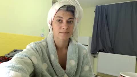 Snapshot of merciylove chatting on 10.10.25 Miss Helena online show from 10.10.25