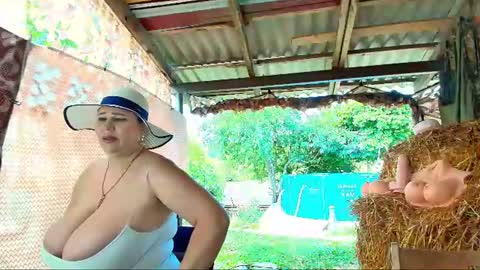 SOPHIE is the queen of squirt online show from 07.20.26