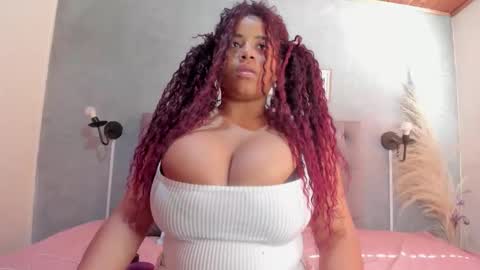 Snapshot of meridalane chatting on 12.17.25 meridalane online show from 12.17.25