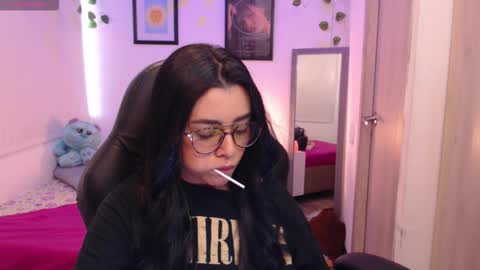 Snapshot of merilynwhithe_ chatting on 10.07.25 Merilyn online show from 10.07.25