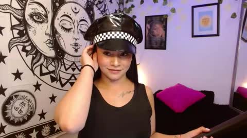 Snapshot of merilynwhithe_ chatting on 10.27.25 Merilyn online show from 10.27.25