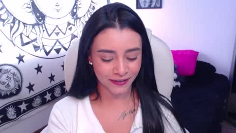 Snapshot of merilynwhithe_ chatting on 10.31.25 Merilyn online show from 10.31.25