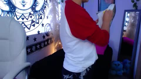 Snapshot of merilynwhithe_ chatting on 11.11.25 Merilyn online show from 11.11.25