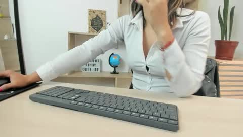 Merlina online show from 11.17.25