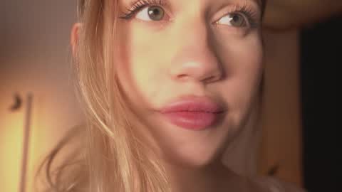 Snapshot of mermaids_ chatting on 01.03.25 Lara OFFLINE online show from 01.03.25