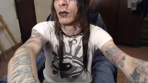 Snapshot of merurial1 chatting on 10.15.25 merurial1 online show from 10.15.25