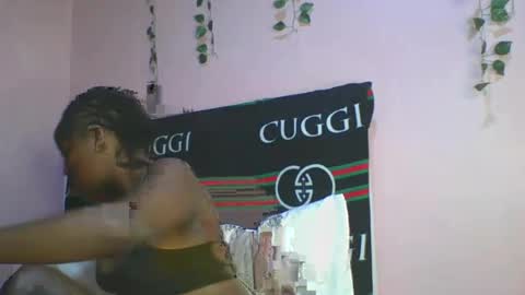Snapshot of messyluna chatting on 06.14.26 meggy and bree online show from 06.14.26