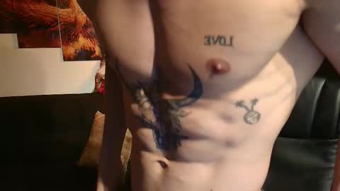 Snapshot of metatron_muscle chatting on 12.01.25 Dany online show from 12.01.25