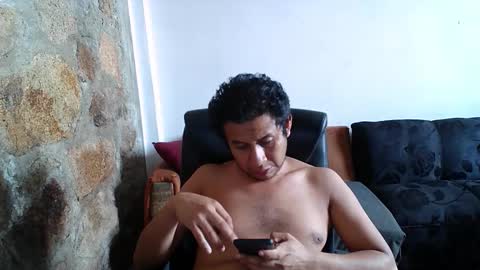 Snapshot of mexatre chatting on 10.26.25 mexatre online show from 10.26.25