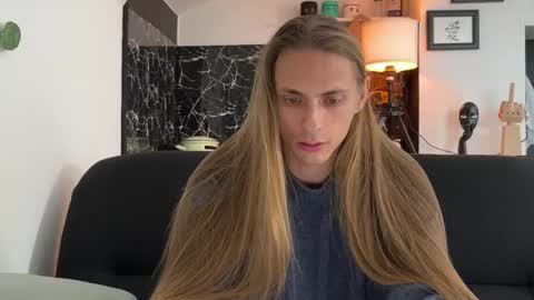 Snapshot of mi_chyort chatting on 04.20.26 Misha online show from 04.20.26
