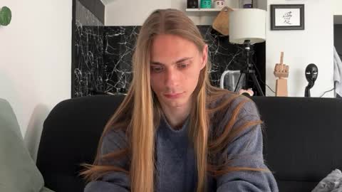 Snapshot of mi_chyort chatting on 04.21.26 Misha online show from 04.21.26