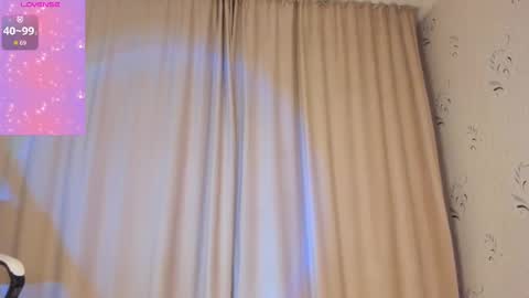 Snapshot of mi_takahashi chatting on 03.12.25 Anita online show from 03.12.25