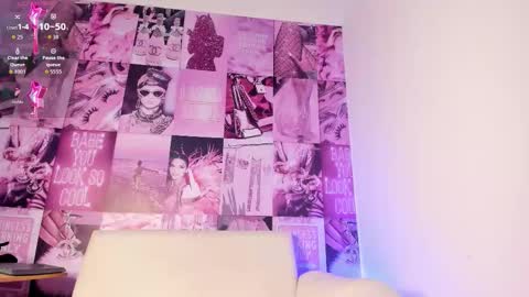 Snapshot of mia120923 chatting on 11.24.25 Mia online show from 11.24.25