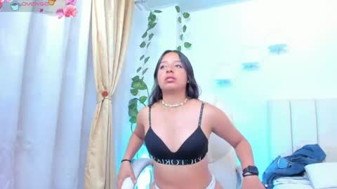 Mia online show from 05.19.26