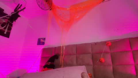 Emi online show from 10.30.25