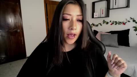 Mia zoe online show from 10.24.25