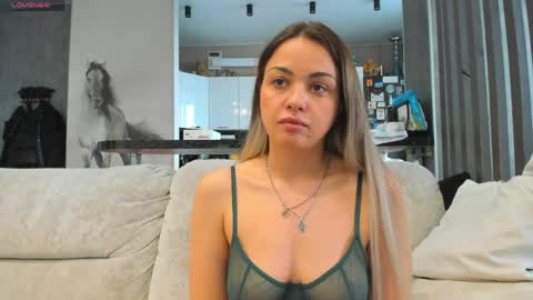 Mia online show from 05.06.26