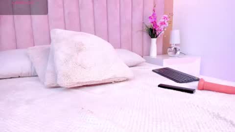 Snapshot of mia__bailey_ chatting on 07.21.26 mia__bailey_ online show from 07.21.26