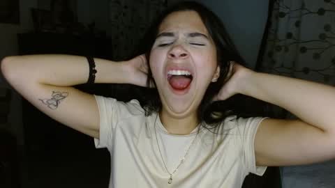 Mia online show from 01.05.25