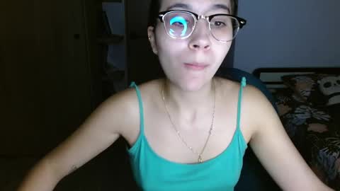Mia online show from 04.24.26