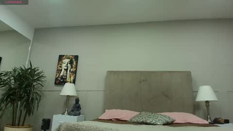 Mia Zoe online show from 05.25.26